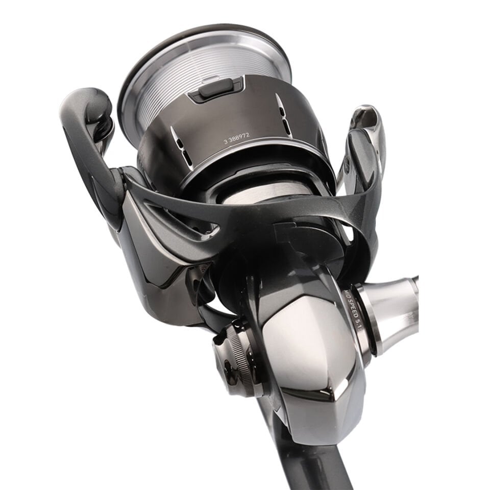 Daiwa Luvias 24 LT 3000 PC D Spin Olta Makinesi