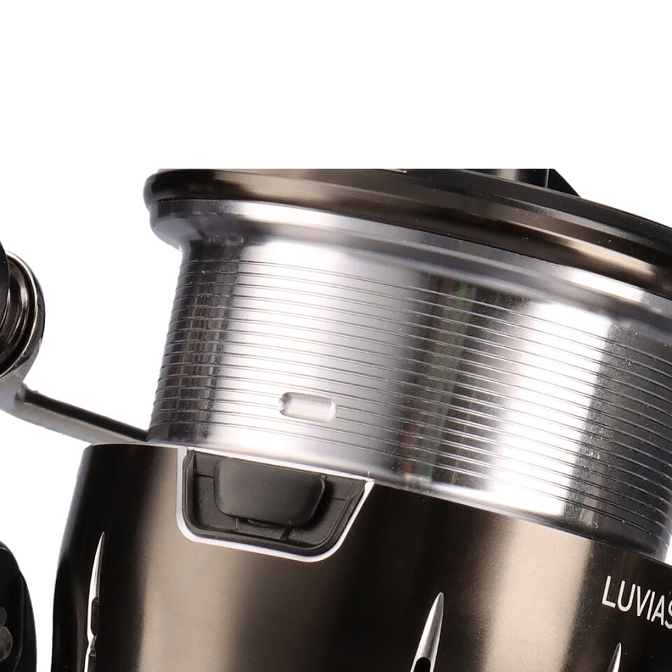 Daiwa Luvias 24 LT 3000 PC D Spin Olta Makinesi